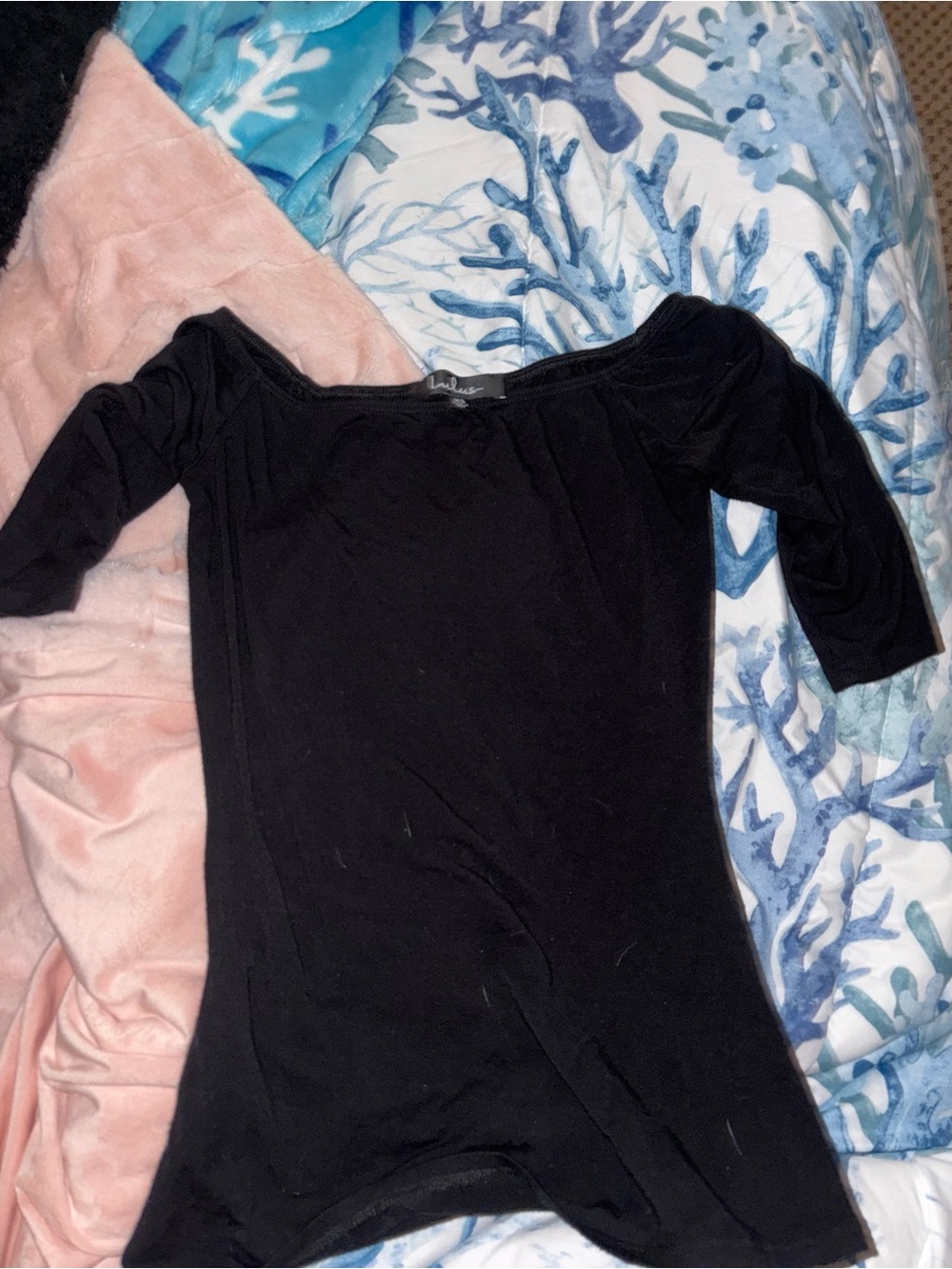 Lulu's Black Off-Shoulder Short Sleeve Tee
